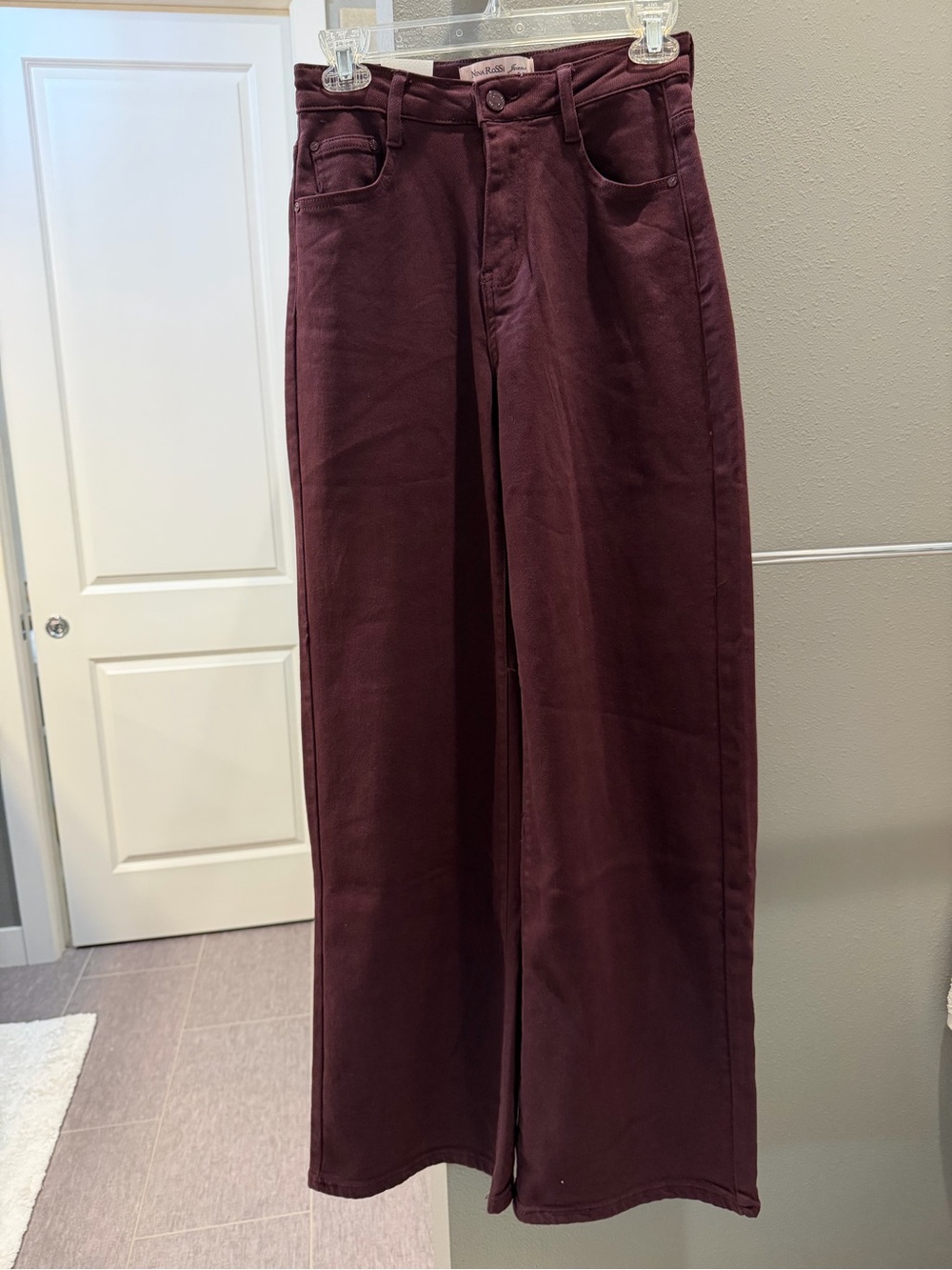 Nina Rossi Jeans High-Rise Wide-Leg Jeans in Deep Wine